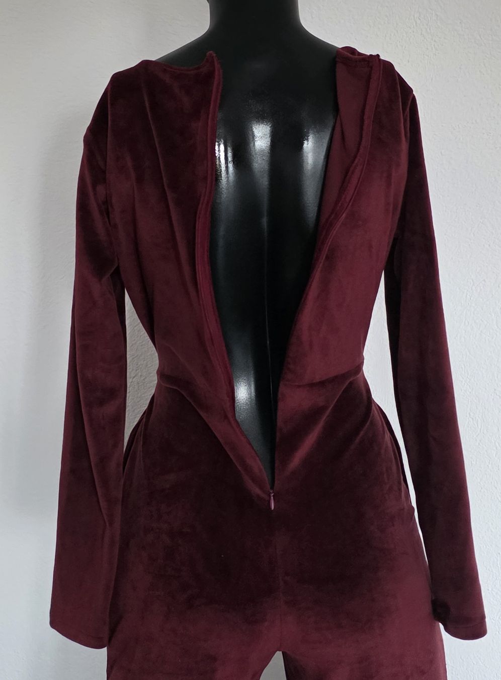 Tute: Wunderschöne Samtiger Jumpsuit in Weinrot, Grösse S – Usato da Rheinsulz venduto da Gilea 7