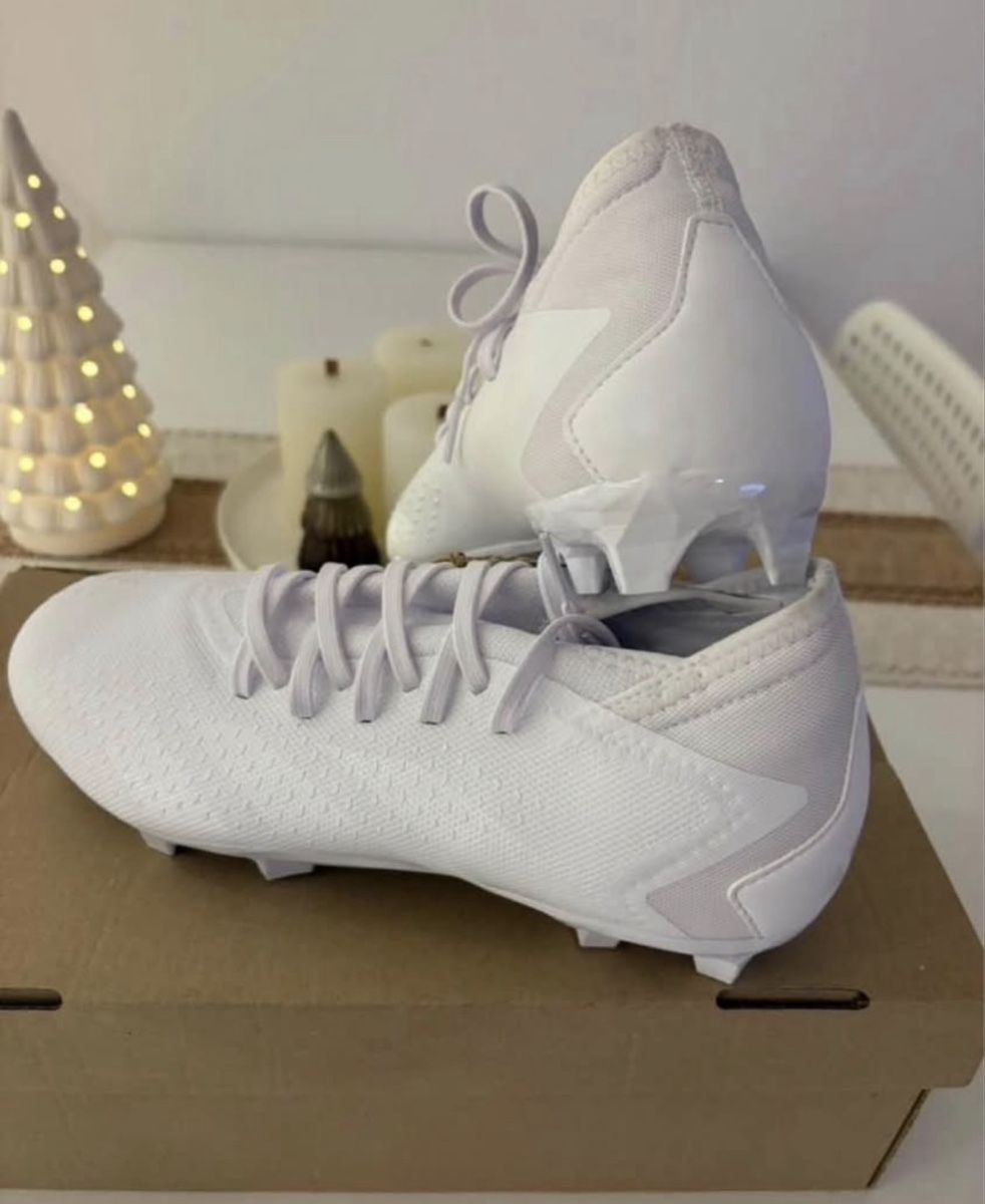 Adidas Herrenschuhe: Fussballschuhe – Neu und originalverpackt aus Pfyn von eem_l9ng