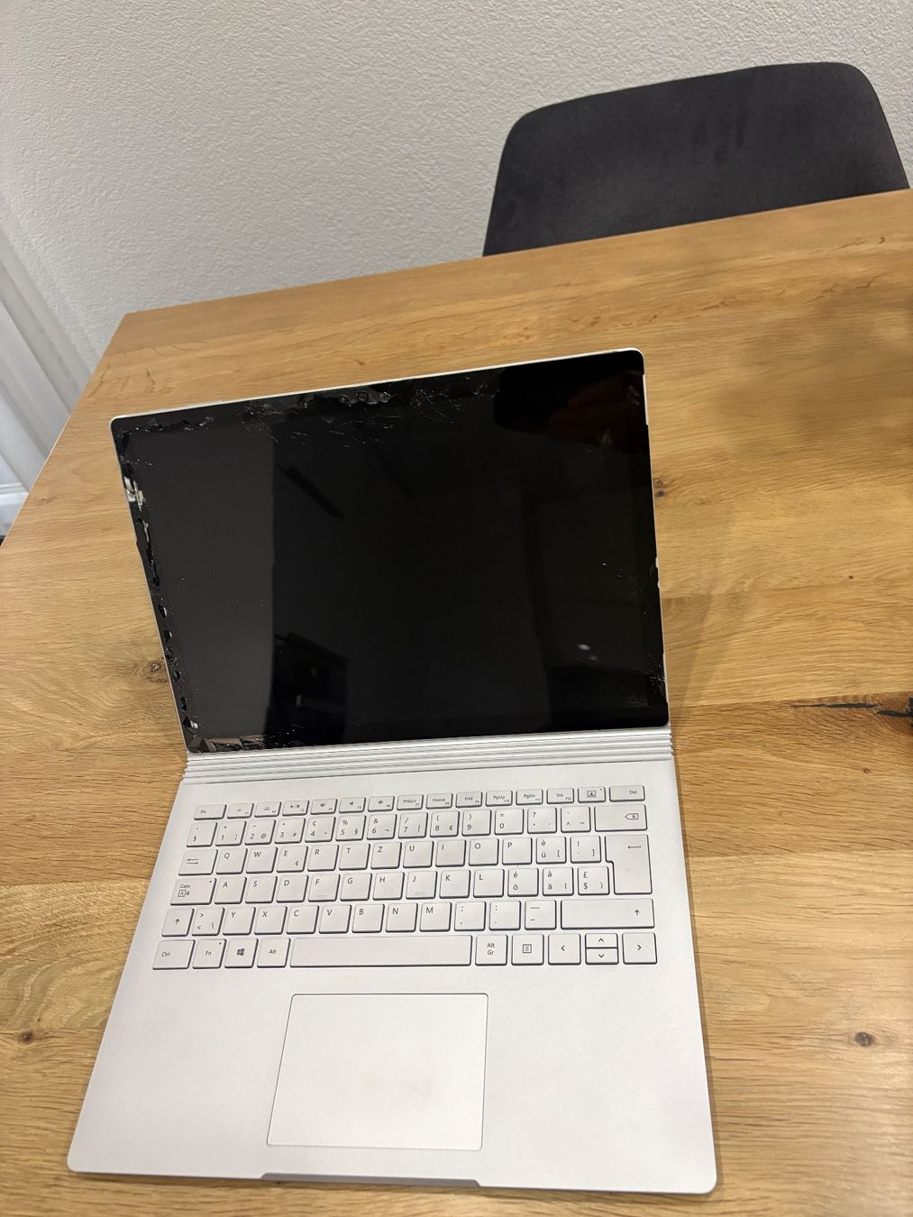 Microsoft Portables: Microsoft Surface Book / Model: 1703 – Défectueux à Lausen par sen_jm7c 1