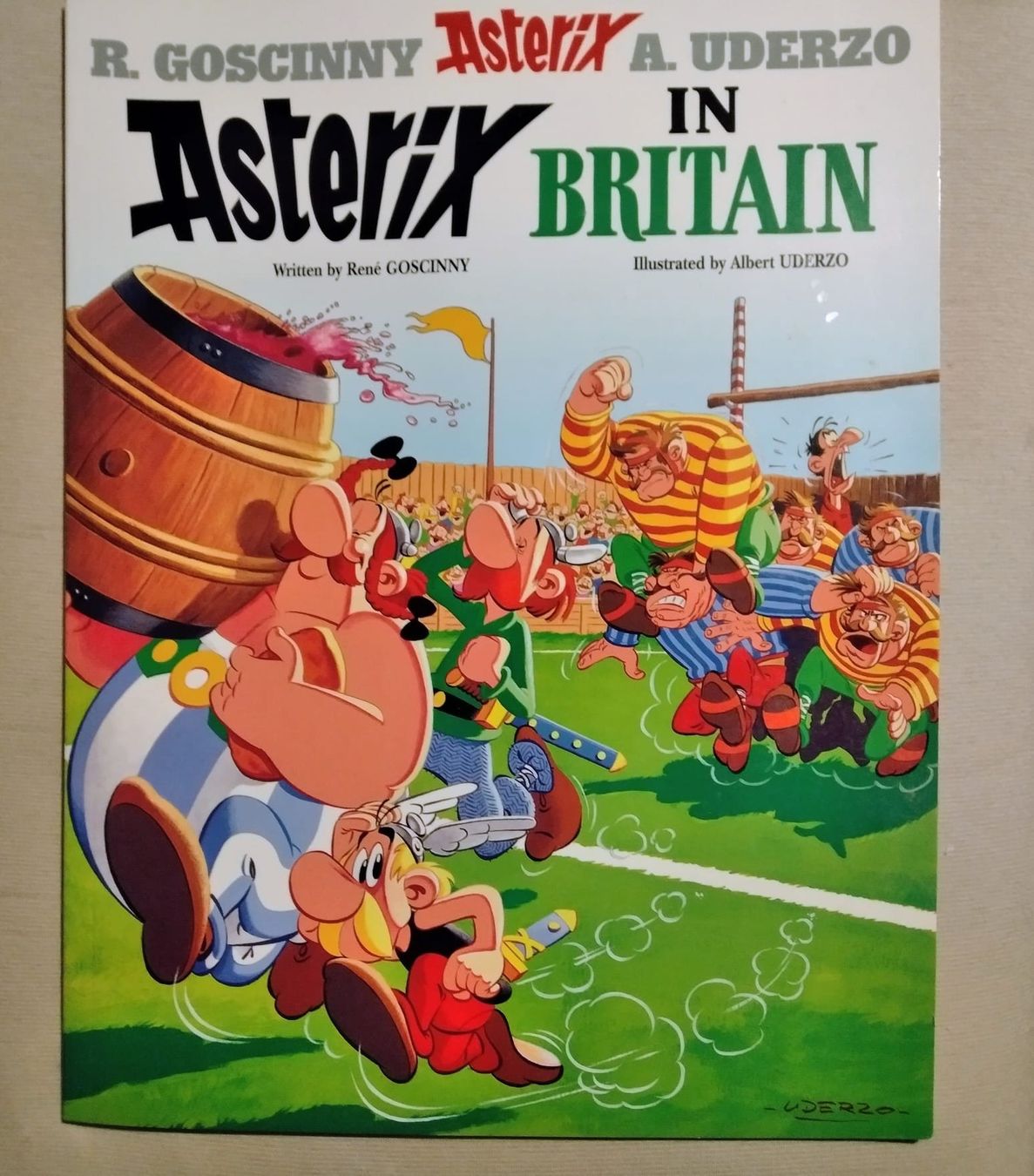 Fumetti: ASTERIX in BRITAIN. Englisch NEUWERTIG. Kinderbuch Comics – Usato da Zürich venduto da Flitzi2005 2