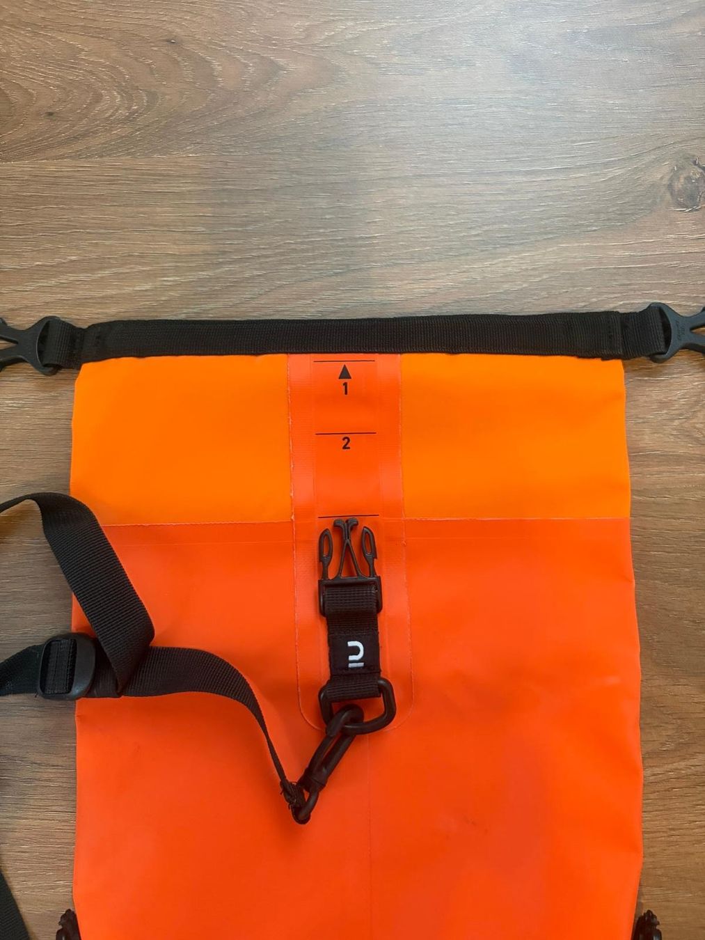 Decathlon Borse: Sac eau étanche Itiwit 10L orange – Usato da Môtiers NE venduto da ElGreco3099 3