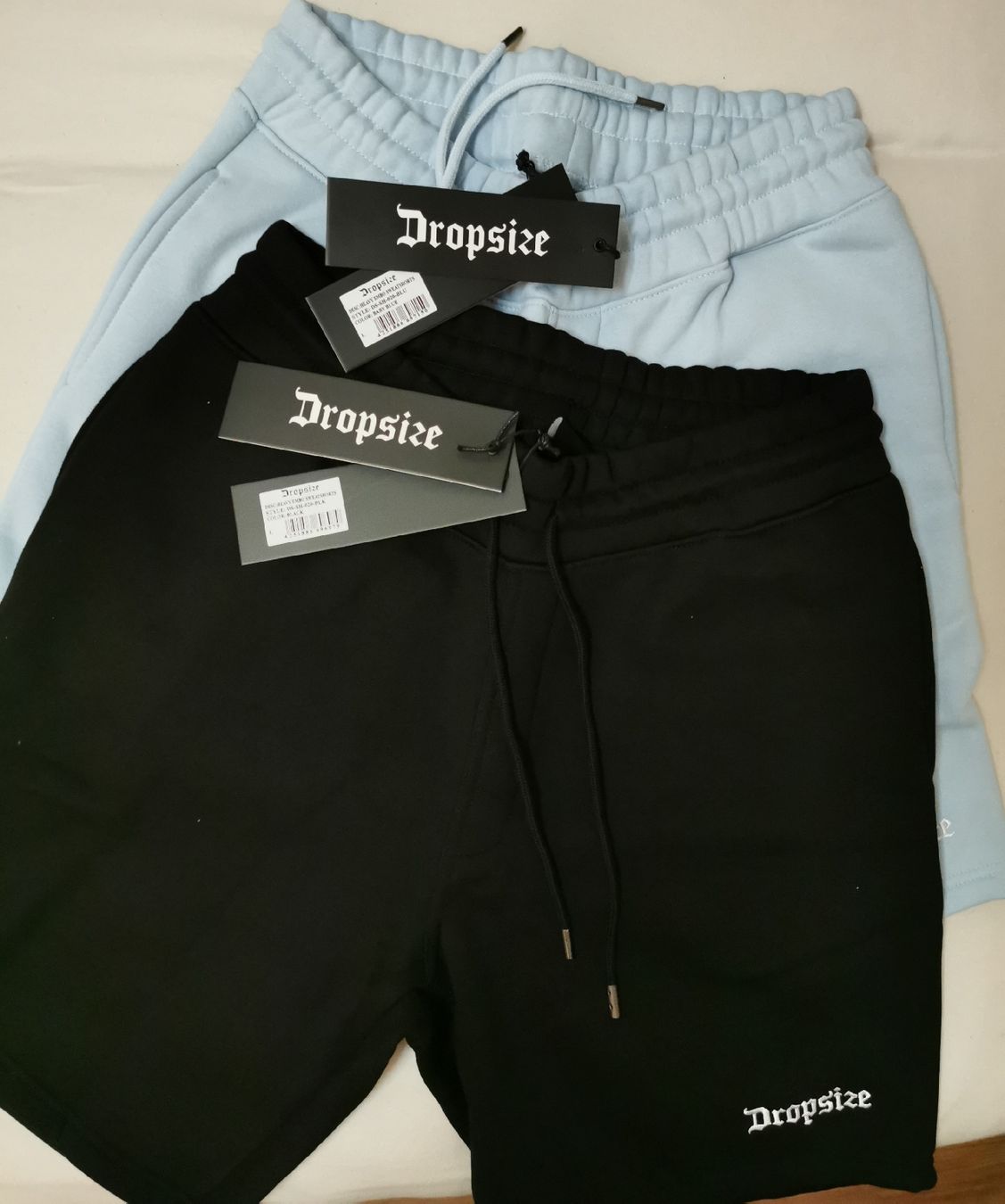 Pantaloni: 2 Stk. kurze Trainerhose Marke Dropsize L, Neue – Nuovo e nell'imballaggio originale da Effretikon venduto da Movie99