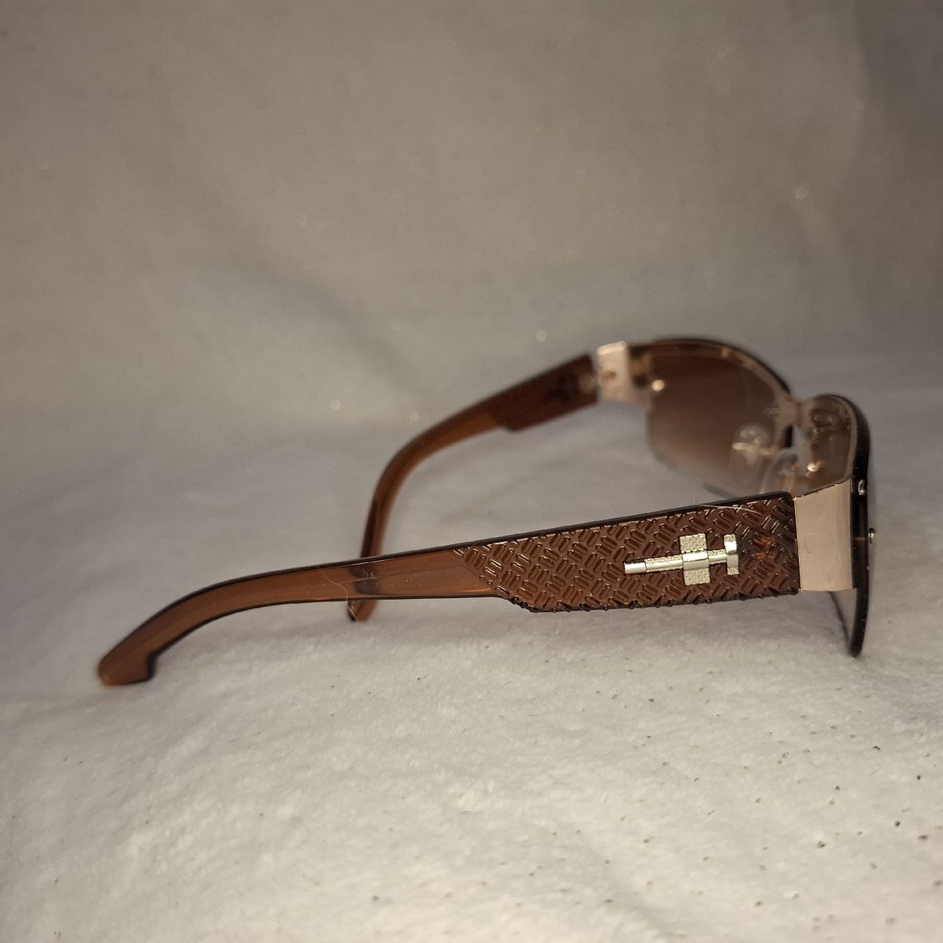 Brillen & Gläser: sonnenbrille – Gebraucht aus Wetzikon ZH von Marshmelow 1