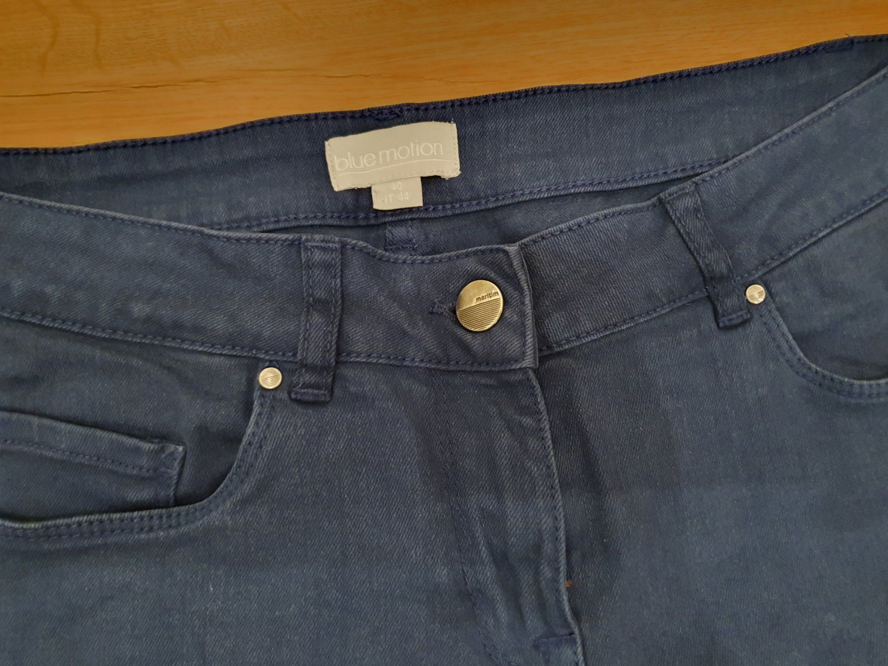 Jeans: Dunkelblaue Jeans Gr. 40 – Nuovo (secondo la descrizione) da Heinrichswil venduto da sabi2809 1