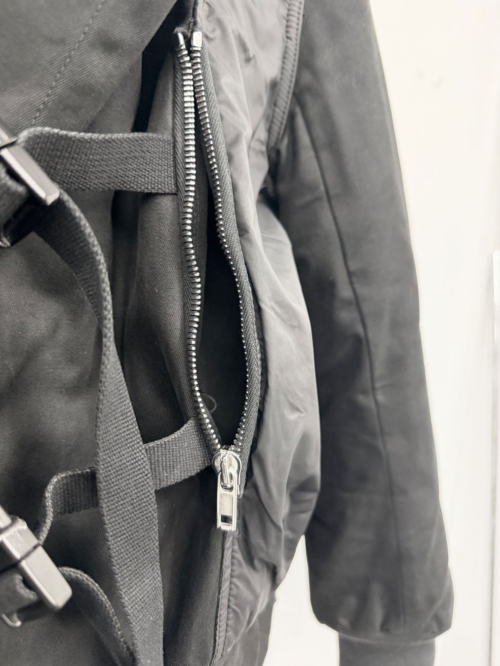 Rick Owens Giacche: Rick Owens  - Mountain Hood Cargo Jacket – Usato da Zürich venduto da serraphim 3