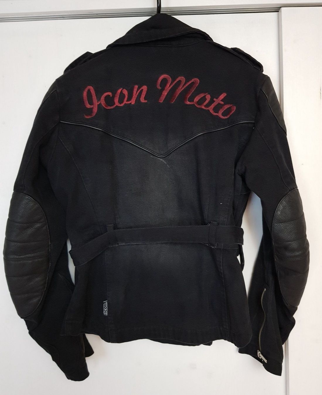 Icon Jacken: Motorrad Jacke – Gebraucht aus Brunnen von CHOUCHOU. 1