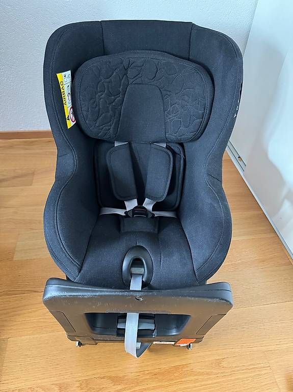 Seggiolini per auto: Britax Römer Swingfix i-Size  – Usato da Rorschacherberg venduto da Venuise 1