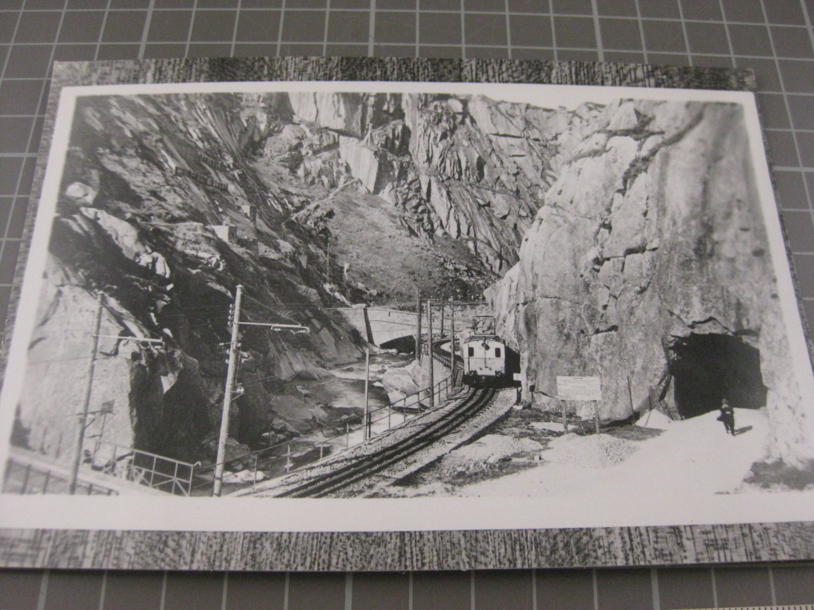 Ansichtskarten: Schöllenenschlucht mit Zug – Gebraucht aus Malters von Marosko
