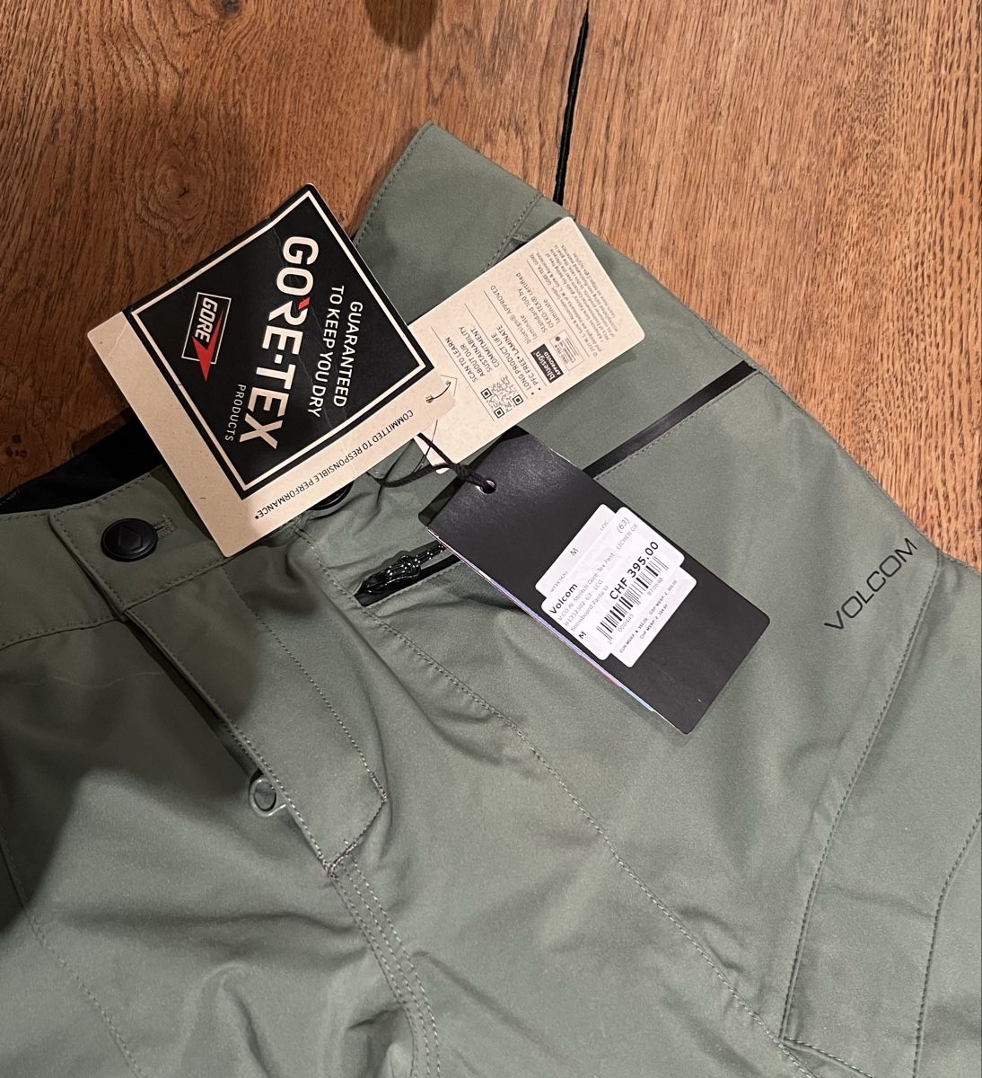 Volcom Pantaloni: Volcom Pants gore-tex W – Nuovo (secondo la descrizione) da cureglia venduto da bugeye 1