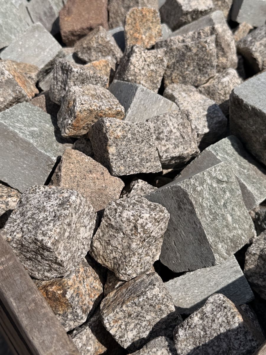 Pietre & tegole: Pflastersteine Bsetzisteine Granit klein – Usato da Stadel venduto da marcello32 3