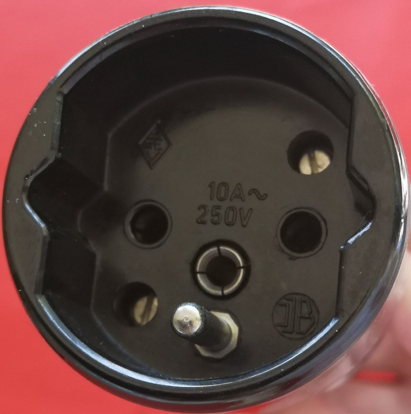 Spine: 2 alte Stecker Schutzkontaktstecker + 2-poliger C-Stecker? – Usato da Zürich venduto da Tanteemma369 3
