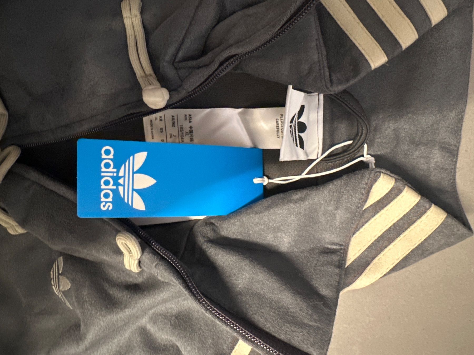 Maglioni & Felpe: Adidas Chinese CTT – Nuovo (secondo la descrizione) da Gutenswil venduto da Risu99 3