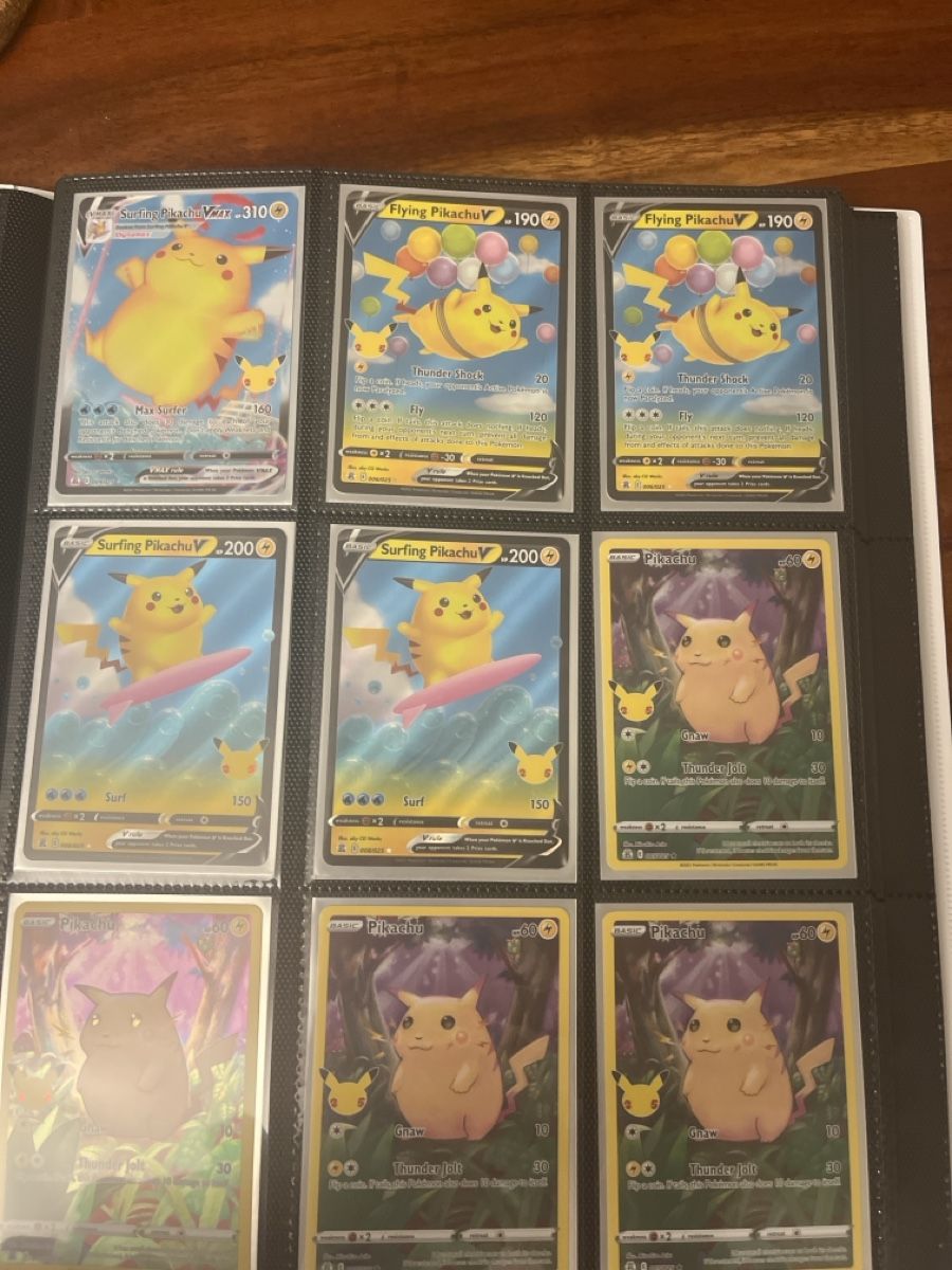Pokémon Sammelbilder & Trading cards: 9 pikachu Karten von celebrations – Gebraucht aus Dübendorf von LCDH55