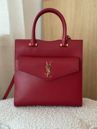 Yves Saint Laurent Handtasche Modell „UPTOWN“ in Rot