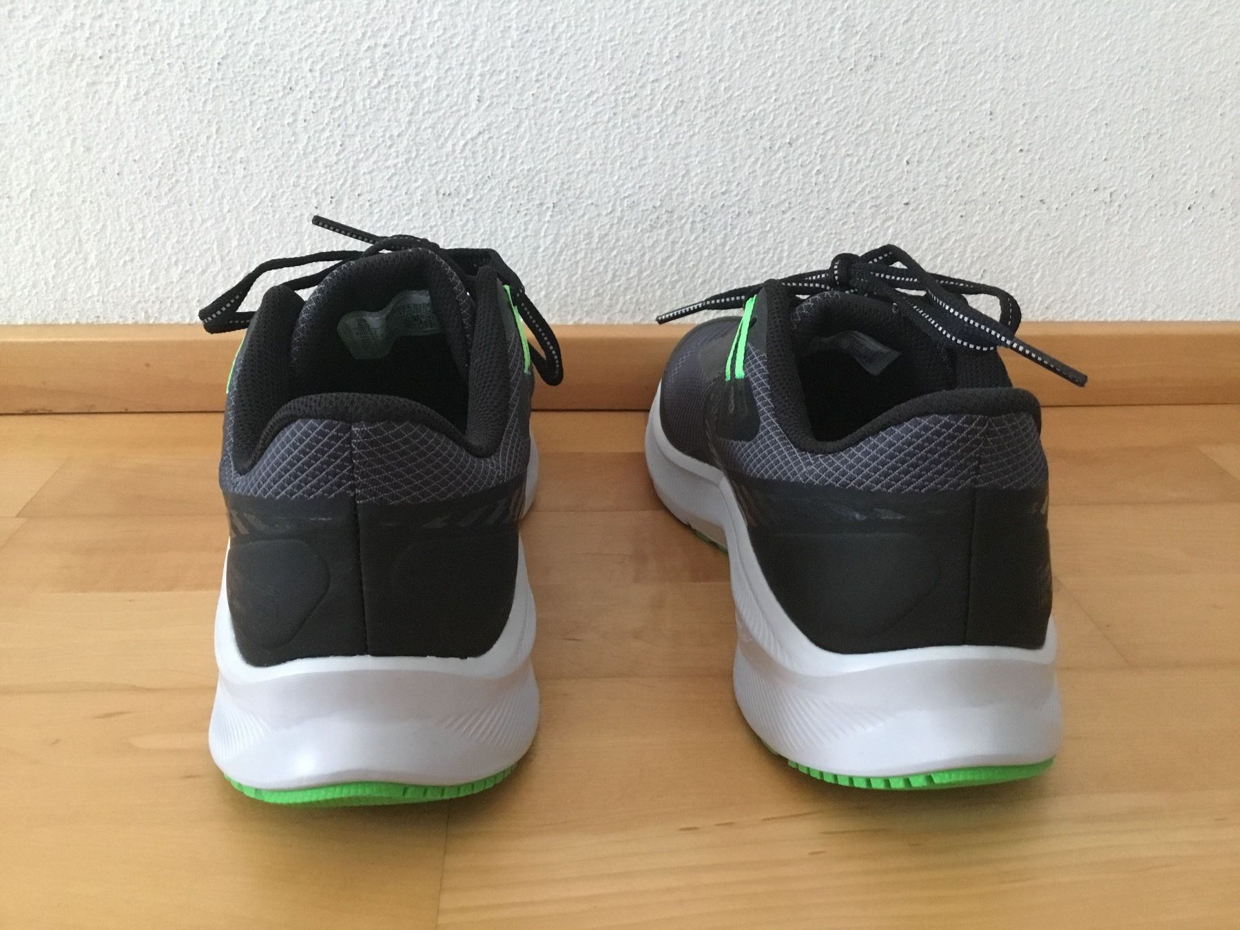 Nike Scarpe da uomo: Nike Running - Jogging Schuhe, Men, Gr. 44, neu – Nuovo e nell'imballaggio originale da Chur venduto da Jacky17 4
