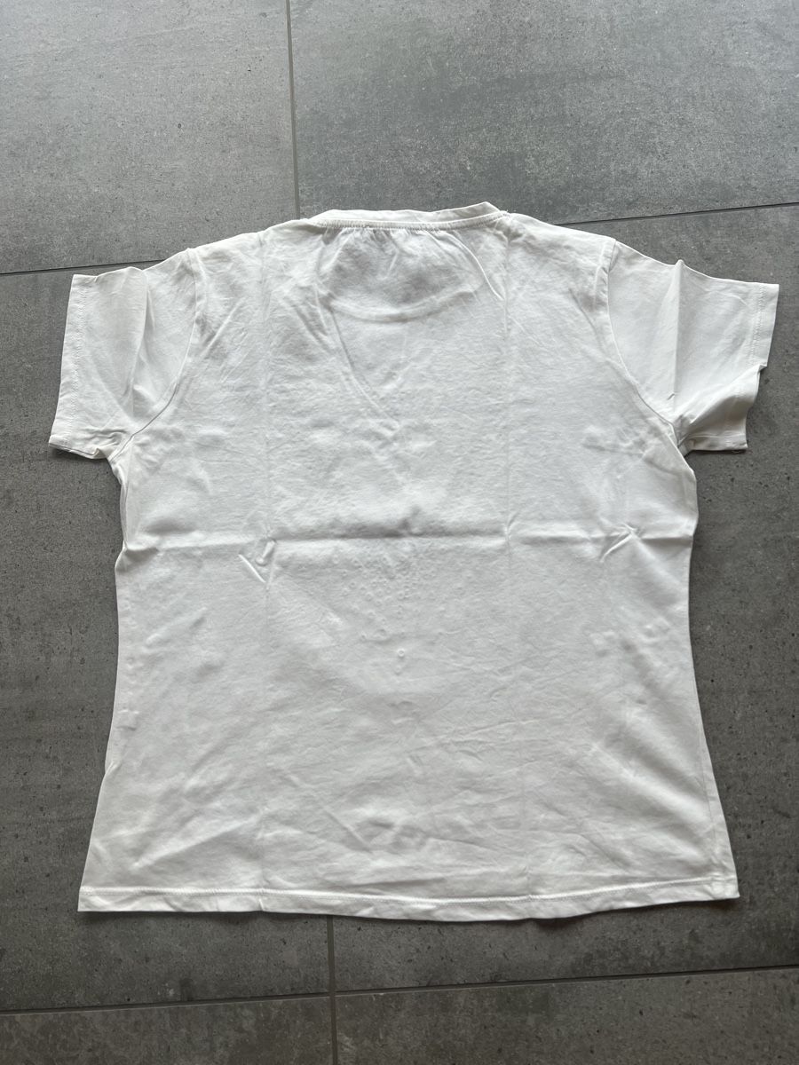 Guess T-Shirts: Guess white t-shirt - Size M – Neu (gemäss Beschreibung) aus Cama von UnleashdByAna 2