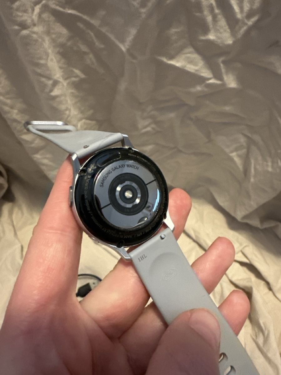 Samsung Smartwatch: Samsung Galaxy Watch Active 2 – Usato da Luzern venduto da chi_jyf2 1