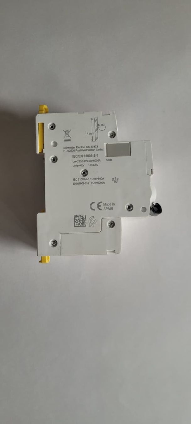 Schneider Alimentazione elettrica: Disjoncteur différentiel Schneider 1LN C16A 30mA – Usato da Bonfol venduto da biibiip 1