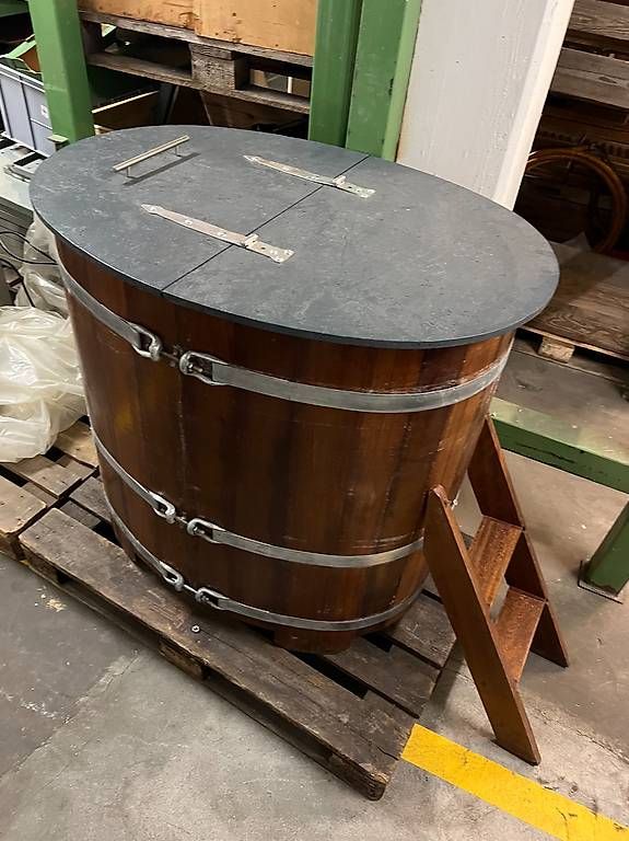 Whirlpool: Saunabecken Badefass Badezuber – Usato da Rheineck venduto da inf_kv7d 2