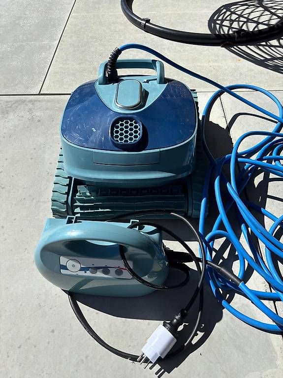 Accessoires de piscine: Pool Reinigungsroboter – D'occasion à Ruswil par ale_vm9r
