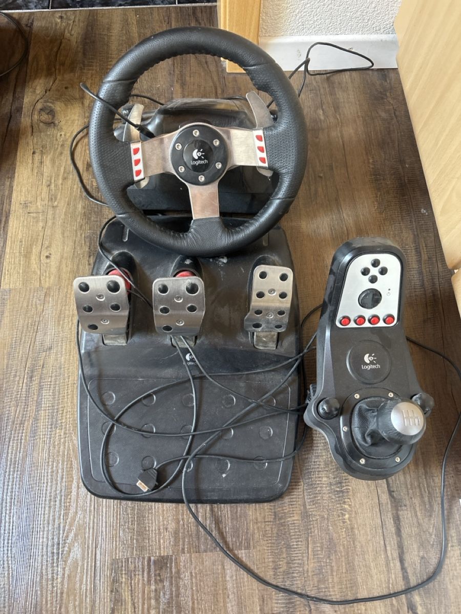 Logitech Consoles: Logitech G27 mit Shifter – Défectueux à Amriswil par sim_dw8w