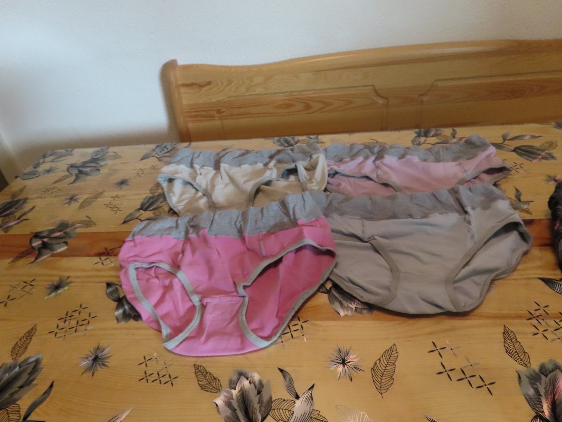 T-shirt: 2xT- Shirt Mit  Socken Mit  Unterwasche – Usato da Rüfenacht BE venduto da tial70 2