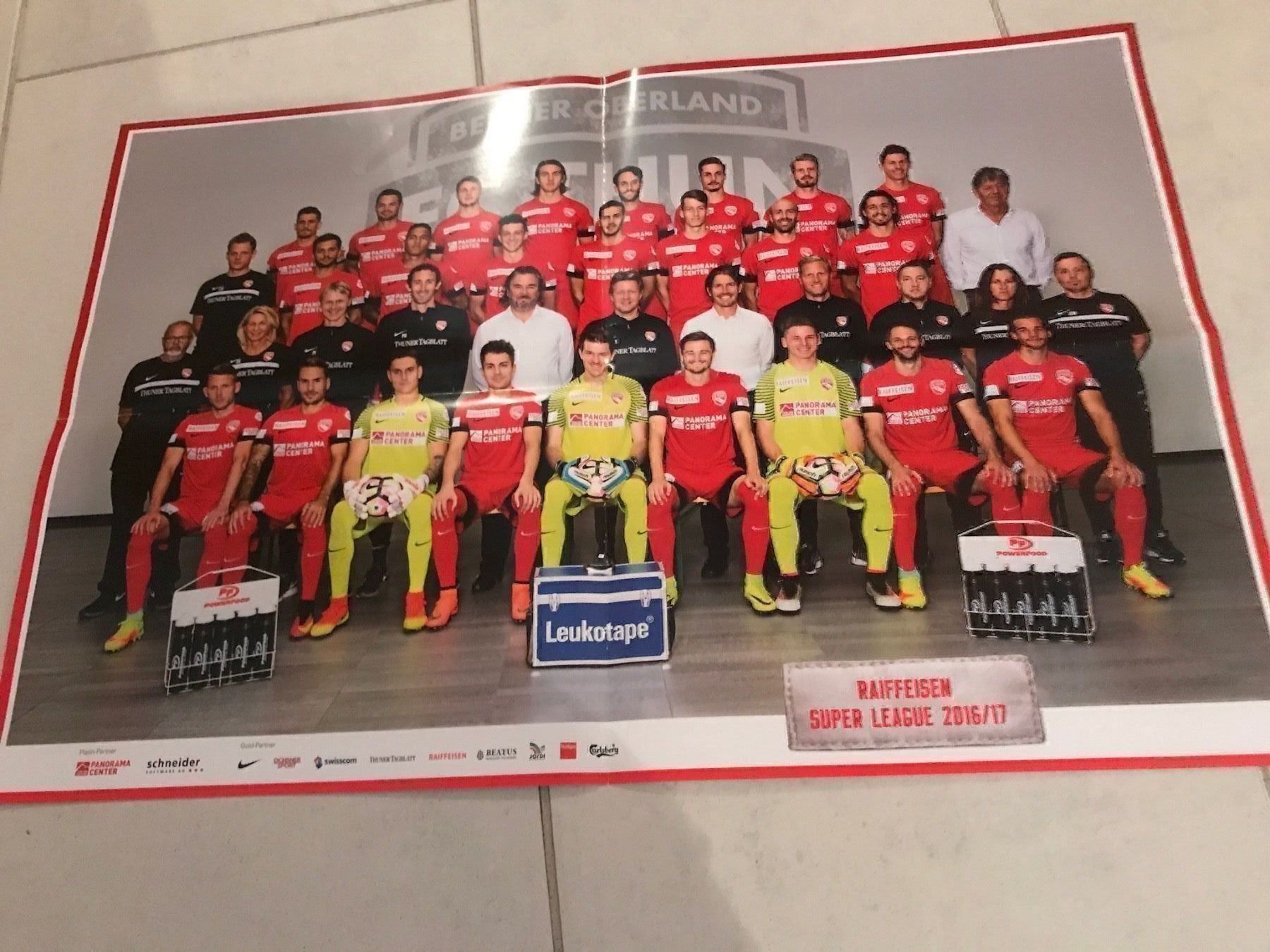 Autografi: Fc Thun Mannschafts Bild Saison 16/17 – Usato da Naters venduto da juveman