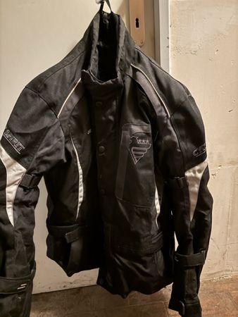 Motorradjacke Spirit Grösse XXL, schwarz, Top Zustand!