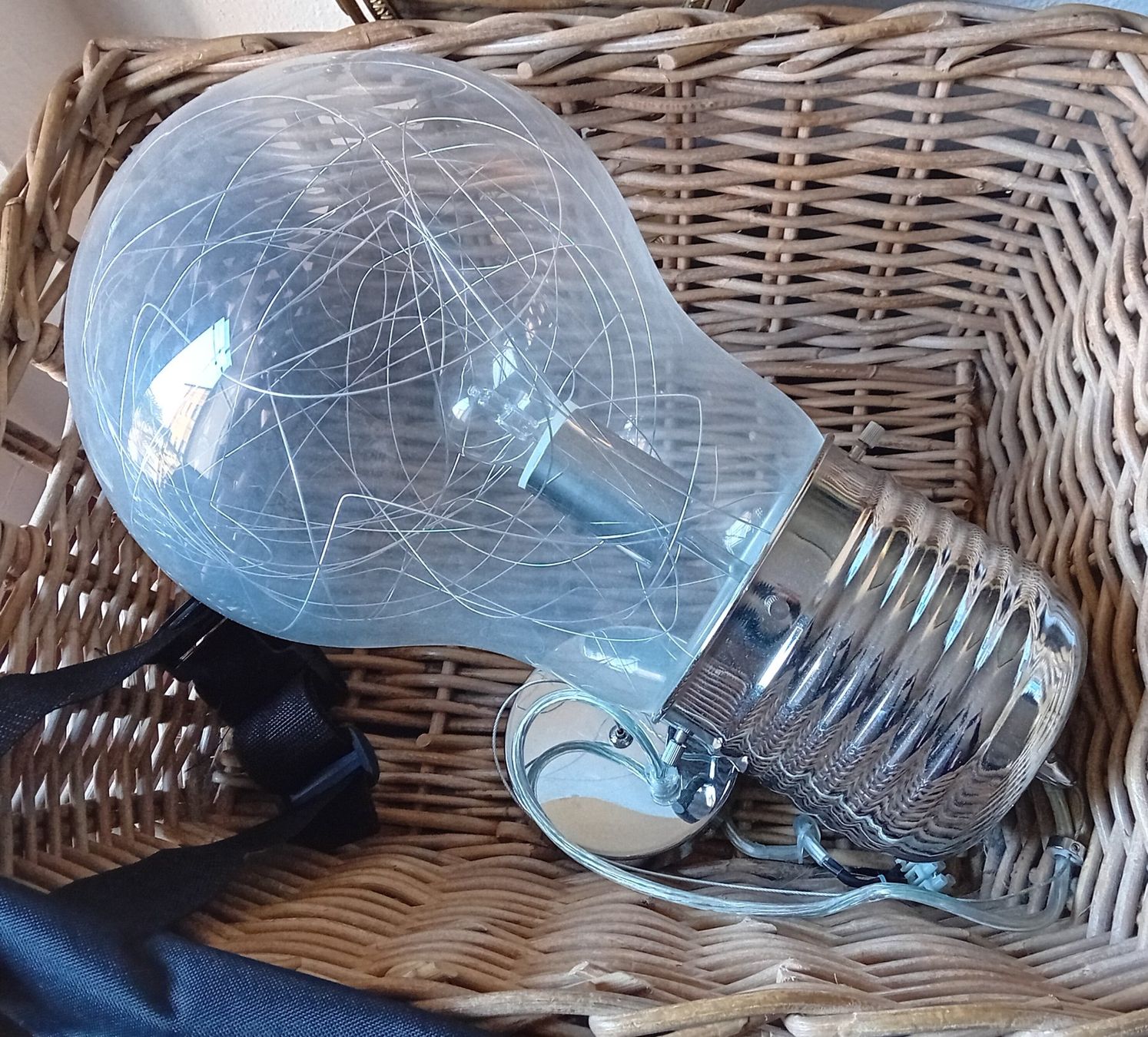Lampade: Lampada grande di vetro – Usato da Astano venduto da mclotto