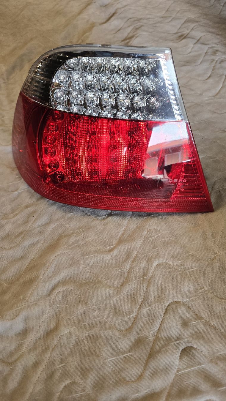 BMW Scheinwerfer: BMW e46 Rückleuchte LED  – Neu und originalverpackt aus Recherswil von E46_Cab 1