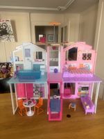 Barbie Dreamhouse Spielhaus mit Zubehör guter Zustand