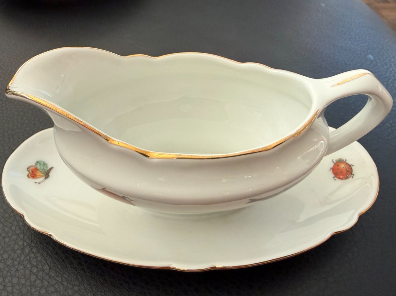 Set di piatti: antikes  Kindergeschirr  Sauciere  Nils  Holgersson – Usato da Subingen venduto da ArtBead 2