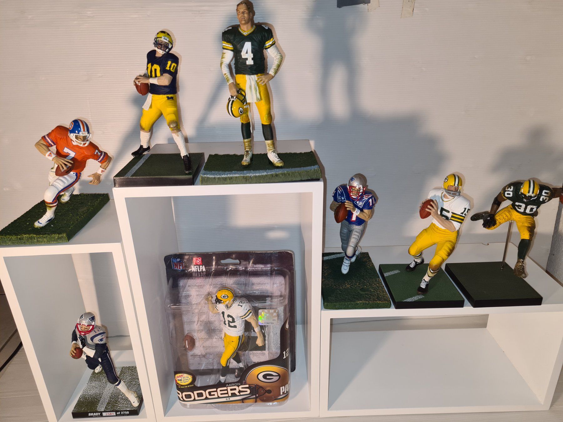 Statuette: NFl Figuren (8X) – Usato da Münchenstein venduto da vitalfit