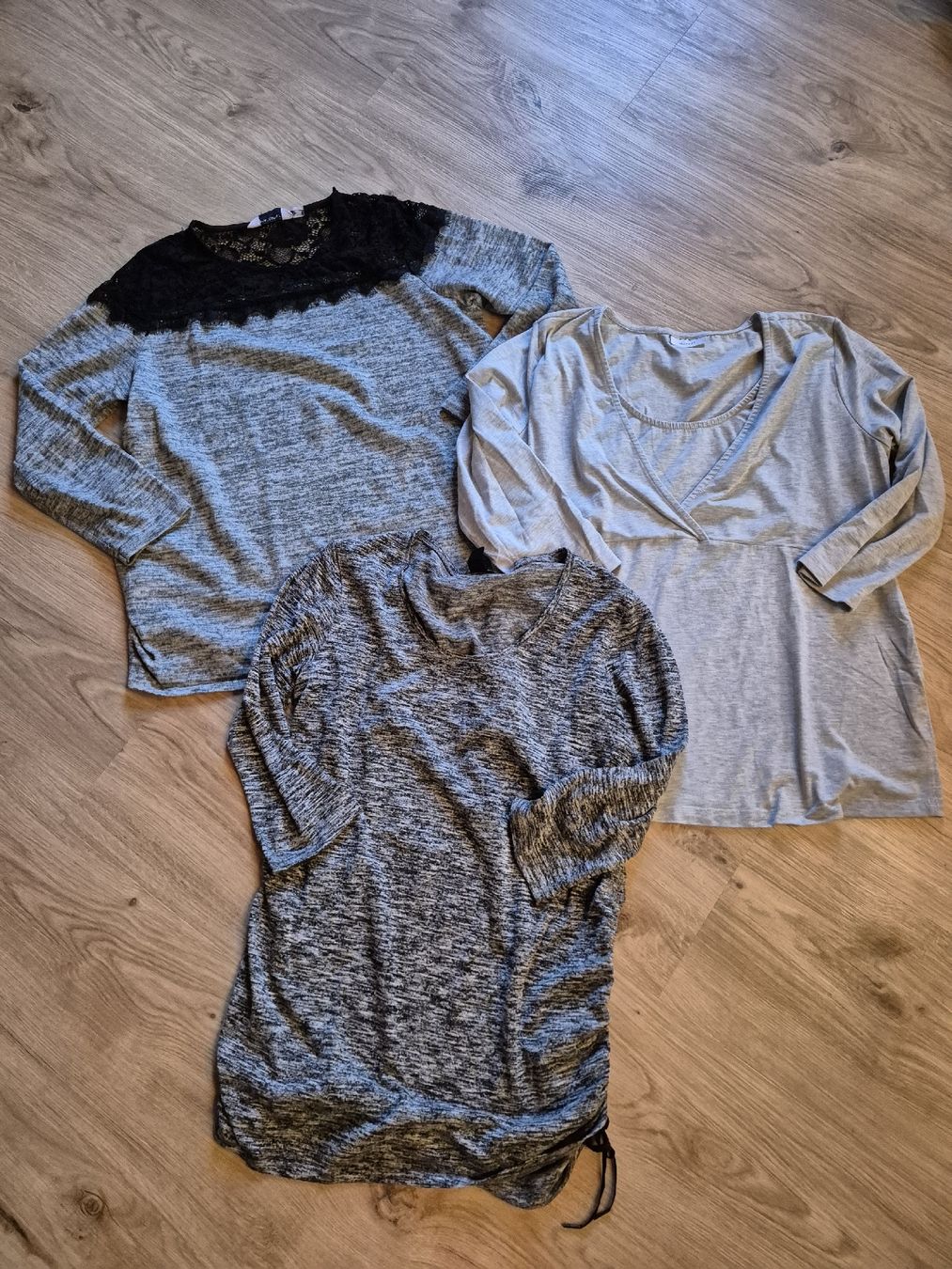 Lotti di vestiti: 3 x Schwangerschaftsshirt/dünner Pulli Gr. L – Usato da Walenstadt venduto da Ani23
