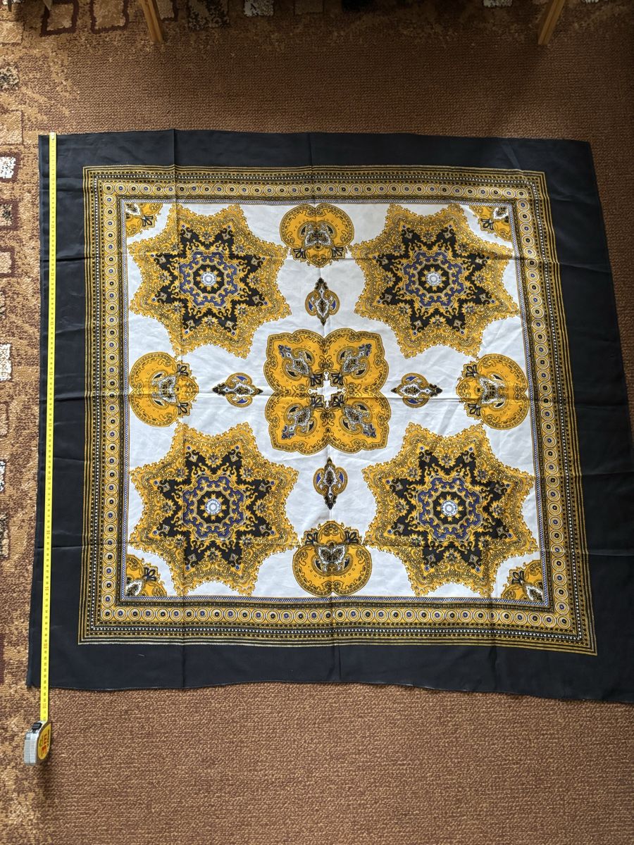 Foulards, Tücher & Schals: Scarf – Gebraucht aus Genève von Second_Hand_Ch