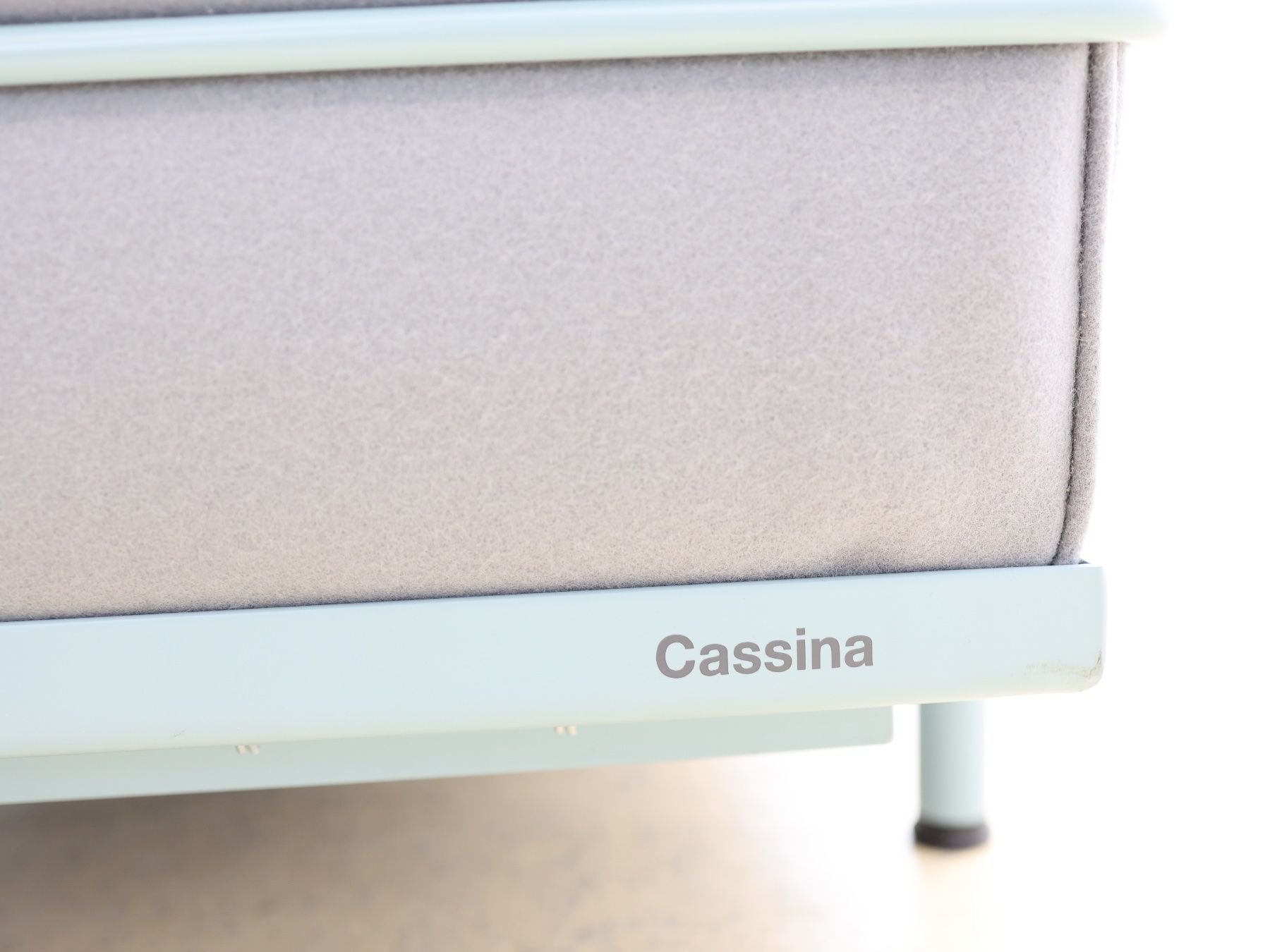 Cassina Divani: Le Corbusier LC2 von Cassina, Stoff – Usato da Meinisberg venduto da atelier_TILIJA 8