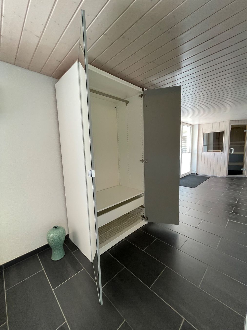 Ikea Armadi: Spiegel-Kleiderschrank 200x200 – Usato da Zürich venduto da gabibenz 5
