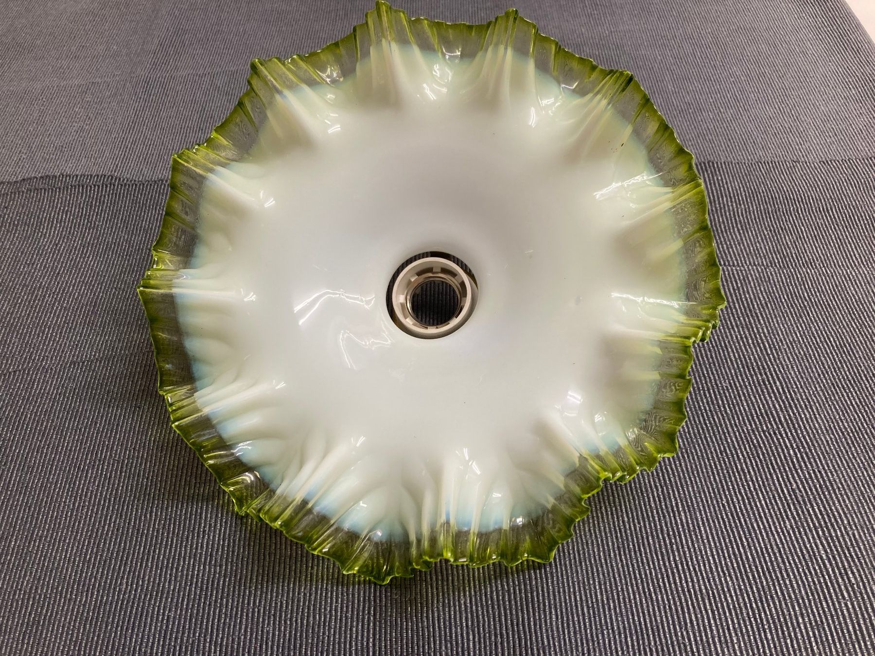 Kronleuchter & Deckenlampen: Antike Deckenlampe Glas – Gebraucht aus Weissbad von Hado42