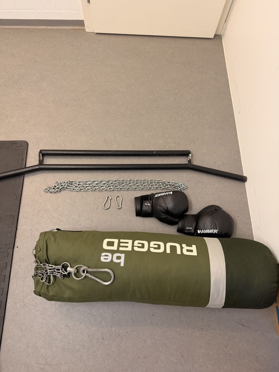 Sacchi da boxe: Boxsack mit Boxhandschuhen – Usato da Seengen venduto da Yannick_Herzig 2