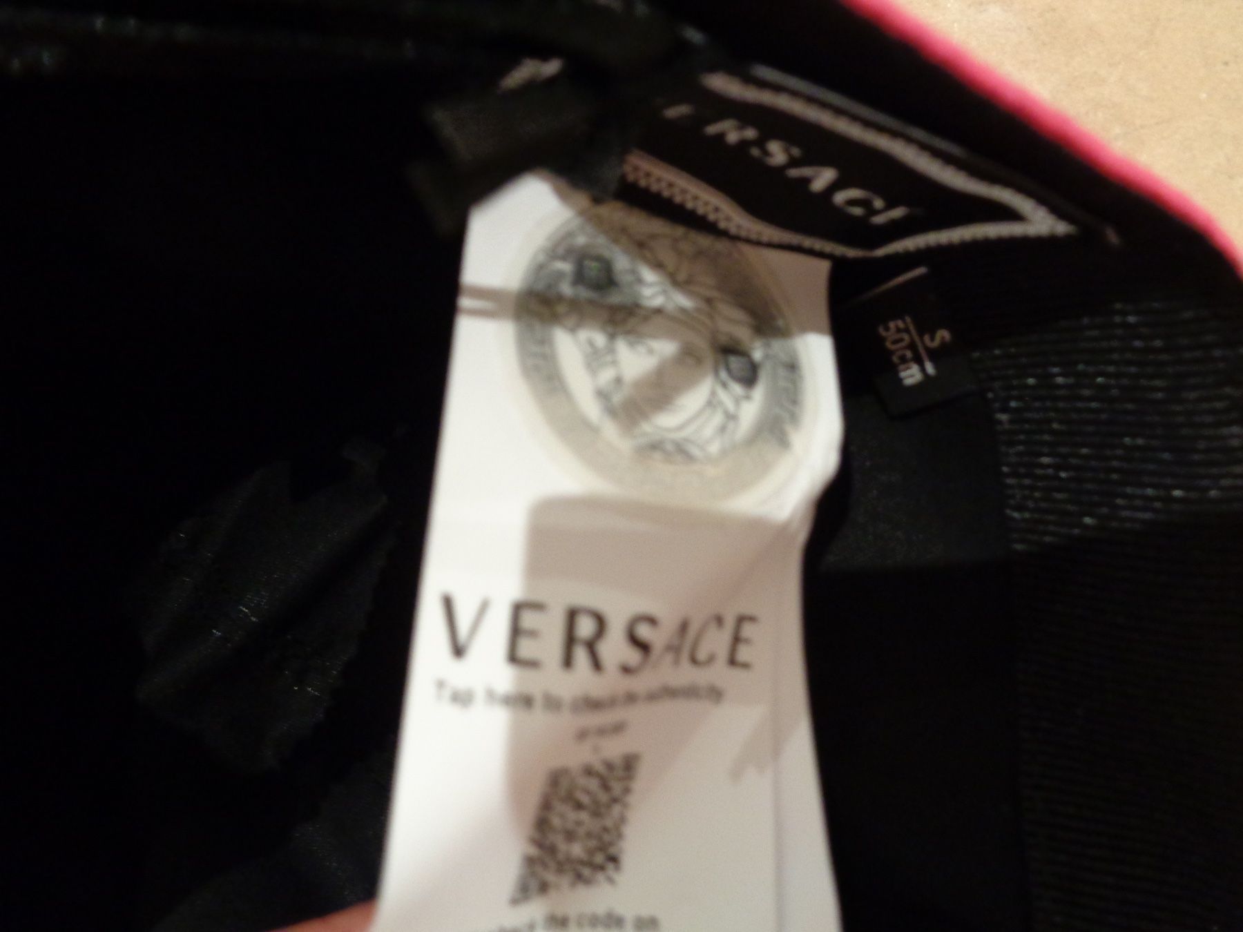 Altro in  Abbigliamento & Accessori: Versace Cap neu, Grösse 50cm NP 185 Fr – Nuovo e nell'imballaggio originale da Klingnau venduto da Markus14 3