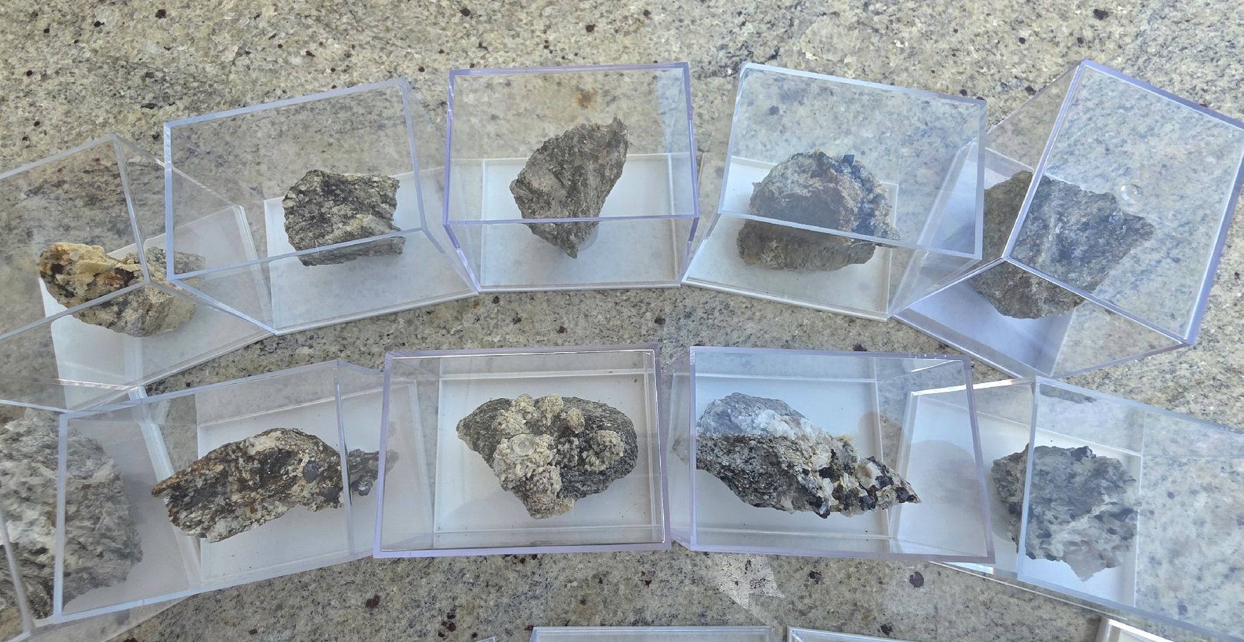 Minéraux & Lithothérapie: Mineralien Binntal 15 Stück Magnetit Ilmenit Rutil Hämatit – D'occasion à Glis par nbu_65ys 7