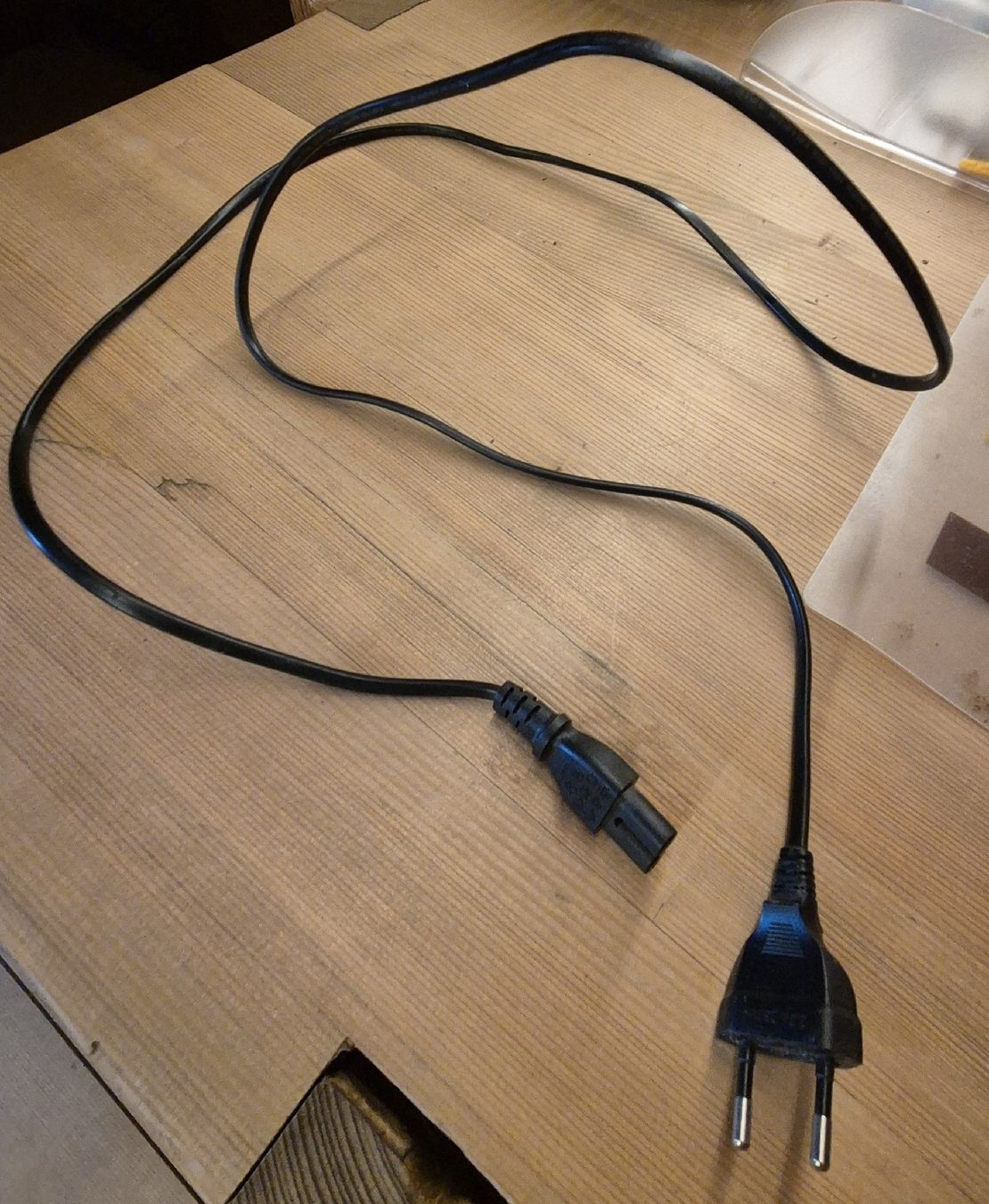 Cavi: Netzkabel Stromkabel Strom Anschlusskabel Schwarz – Usato da Halten venduto da GiMu.84
