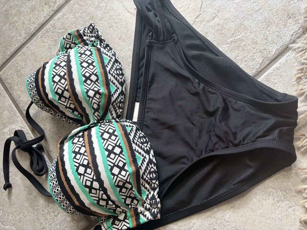 Costumi da bagno & Bikini: 2 Bikinis in gutem Zustand Gr 38 – Usato da Urdorf venduto da worldaround 1
