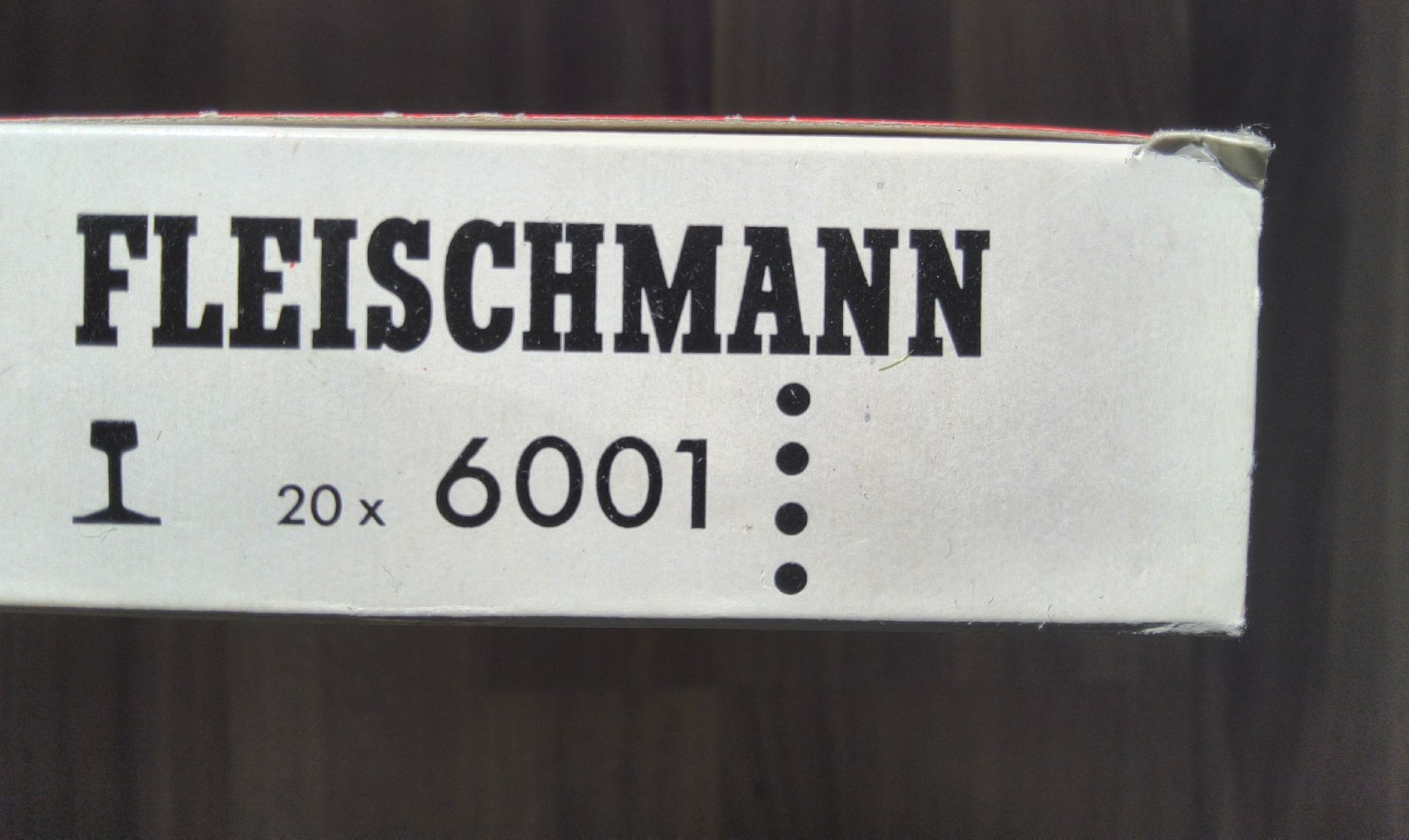 Fleischmann Modellini di ferrovie: Fleischmann HO 20 Stk. Schienen neu – Nuovo e nell'imballaggio originale da Gross venduto da tho_8nxw 1