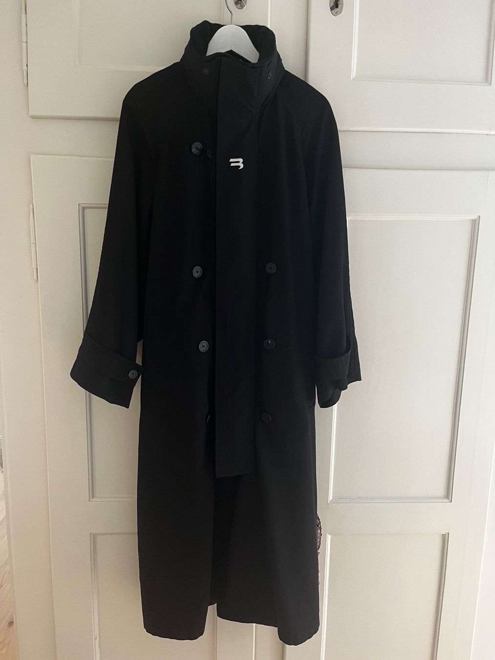 Balenciaga Cappotti: Balenciaga Trenchcoat – Usato da Kilchberg ZH venduto da rik_kdl9