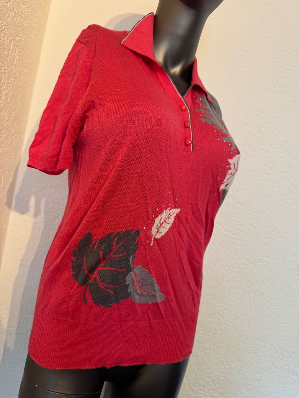 Magliette Polo: Damen-Polohemd mit Herbstlaub-Muster Gr M – Usato da Frenkendorf venduto da Style365 1