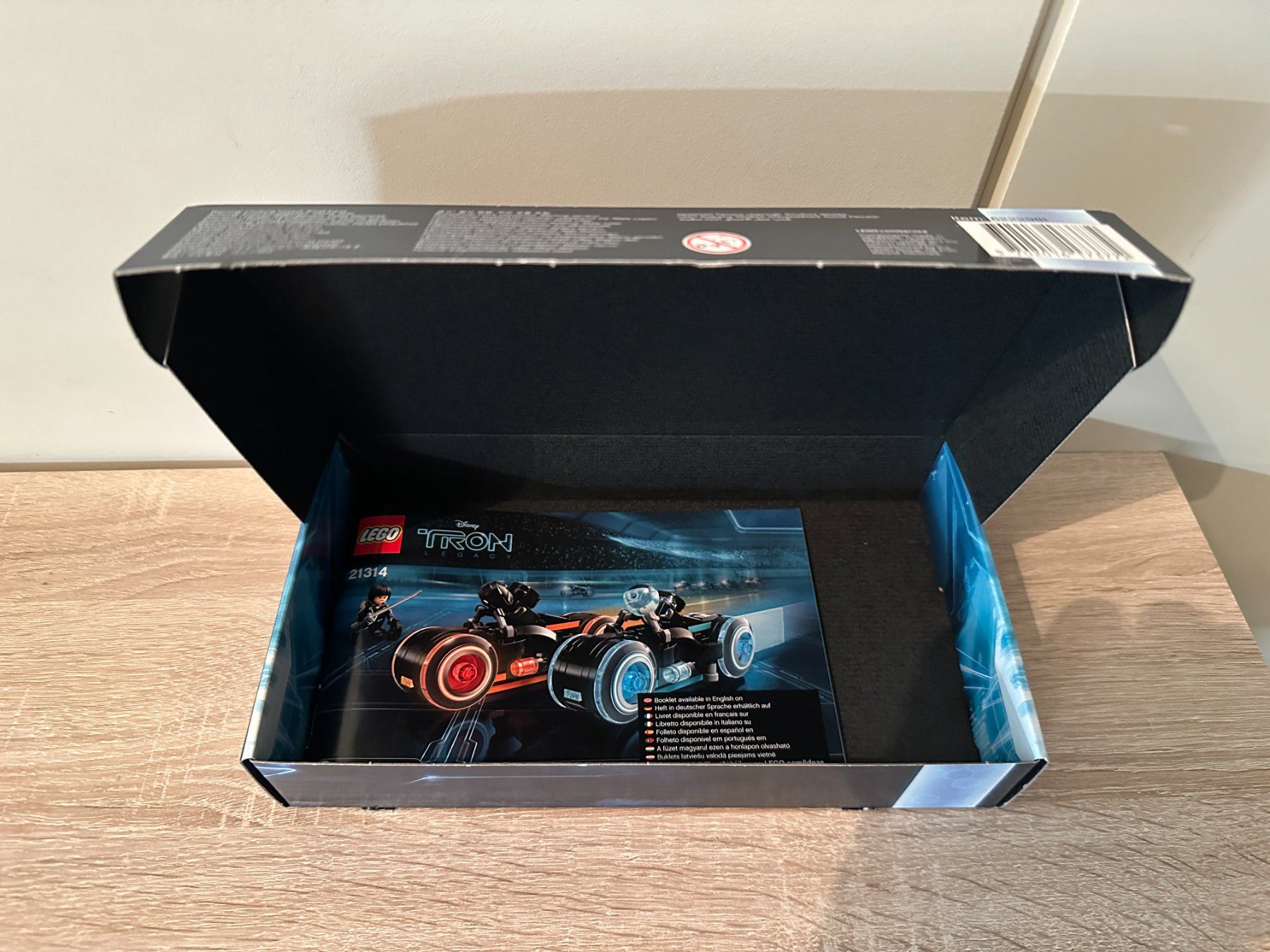 Lego Kit di costruzioni: LEGO 21314 TRON: Legacy Lightcycle – Usato da Basel venduto da Don-Angel 6
