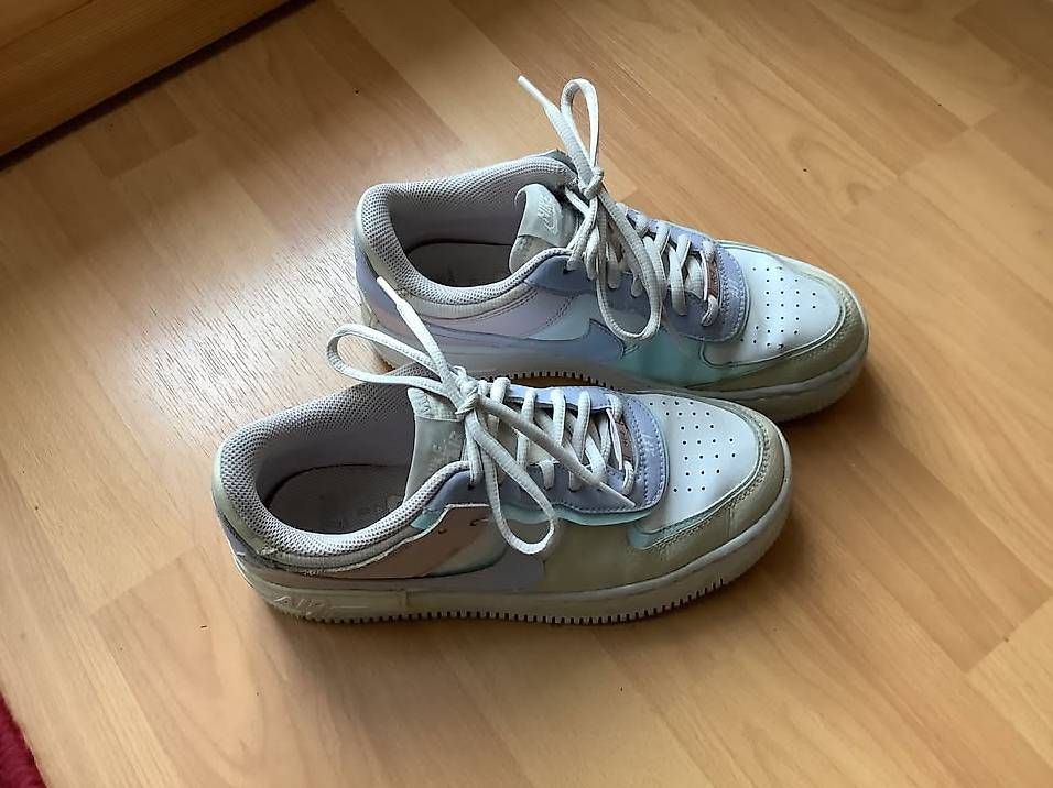 Nike Scarpe per ragazze: Nike Air force 1 gr. 38,5 EUR – Usato da Icogne venduto da Juka 1