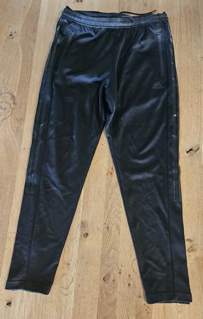Adidas Sporthose schwarz Groesse L neuwertig
