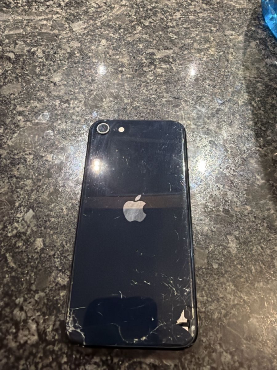 Apple Telefoni cellulari / Smartphones: iPhone SE 3e génération pour pièces  – Difettoso da Yverdon-les-Bains venduto da ame_7f2x 1
